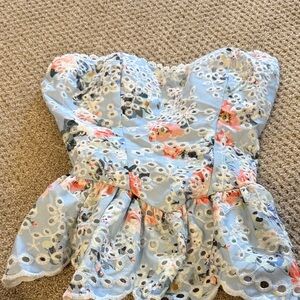 Elegant Strapless Floral Lace Top